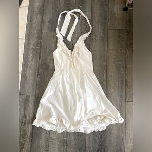 LILLY PULITZER white summer halter dress- perfect! Feminine, beaded, ruffle 🩶